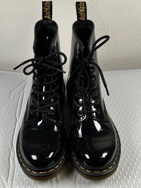 Dr. Martens 1460 Black Patent Leather Combat Boots Women's Size 7 EU 38 UK 5 JP